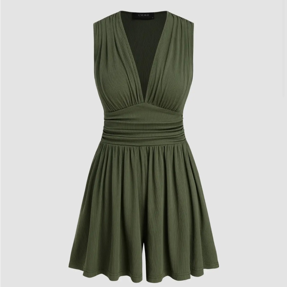 🍃 Cider Olive Green Romper – Size Large (NWOT)